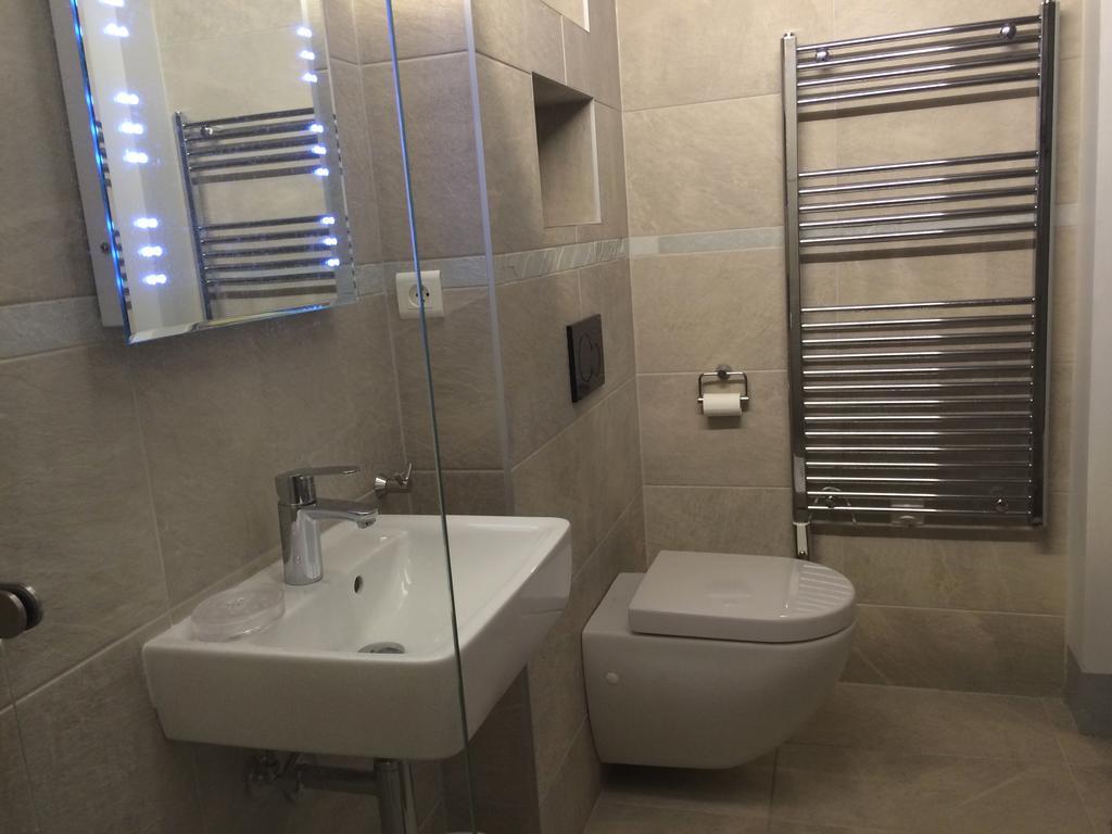 Suite Voltaire Carcassonne Bilik gambar